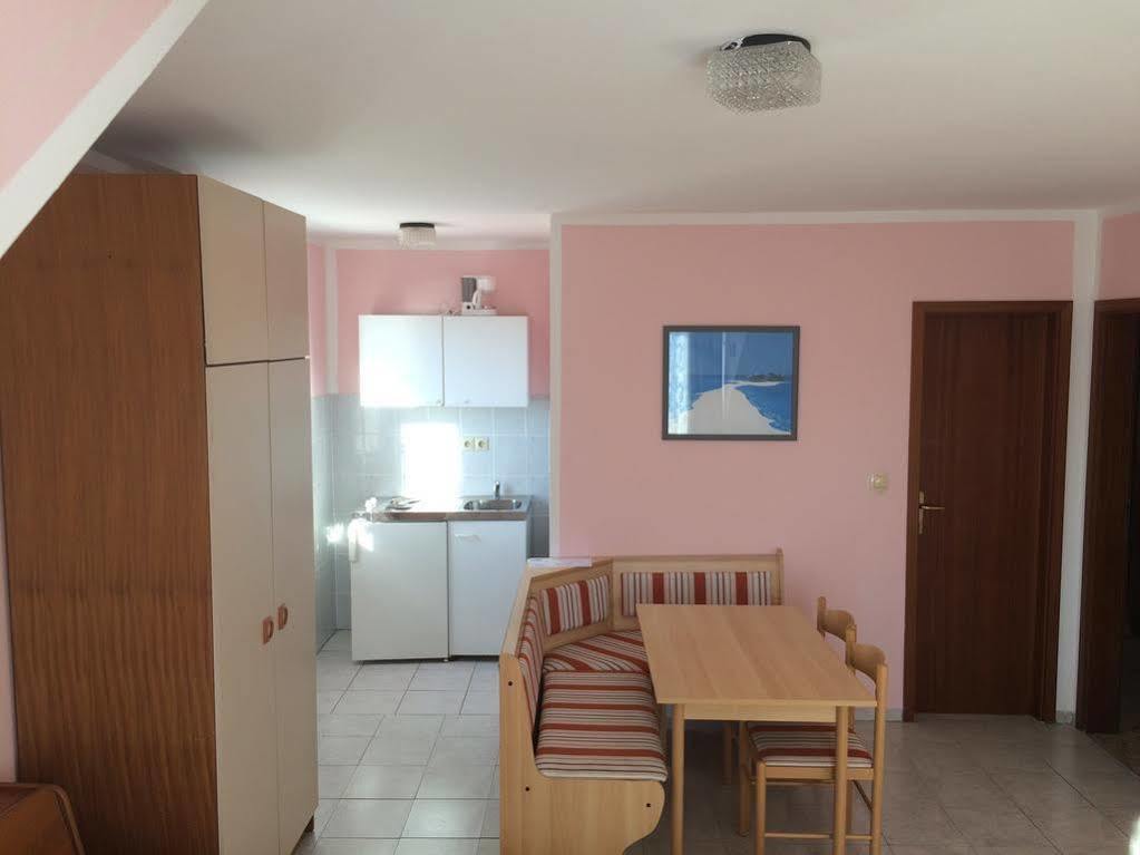 Pansion Begic Omiš Exterior foto