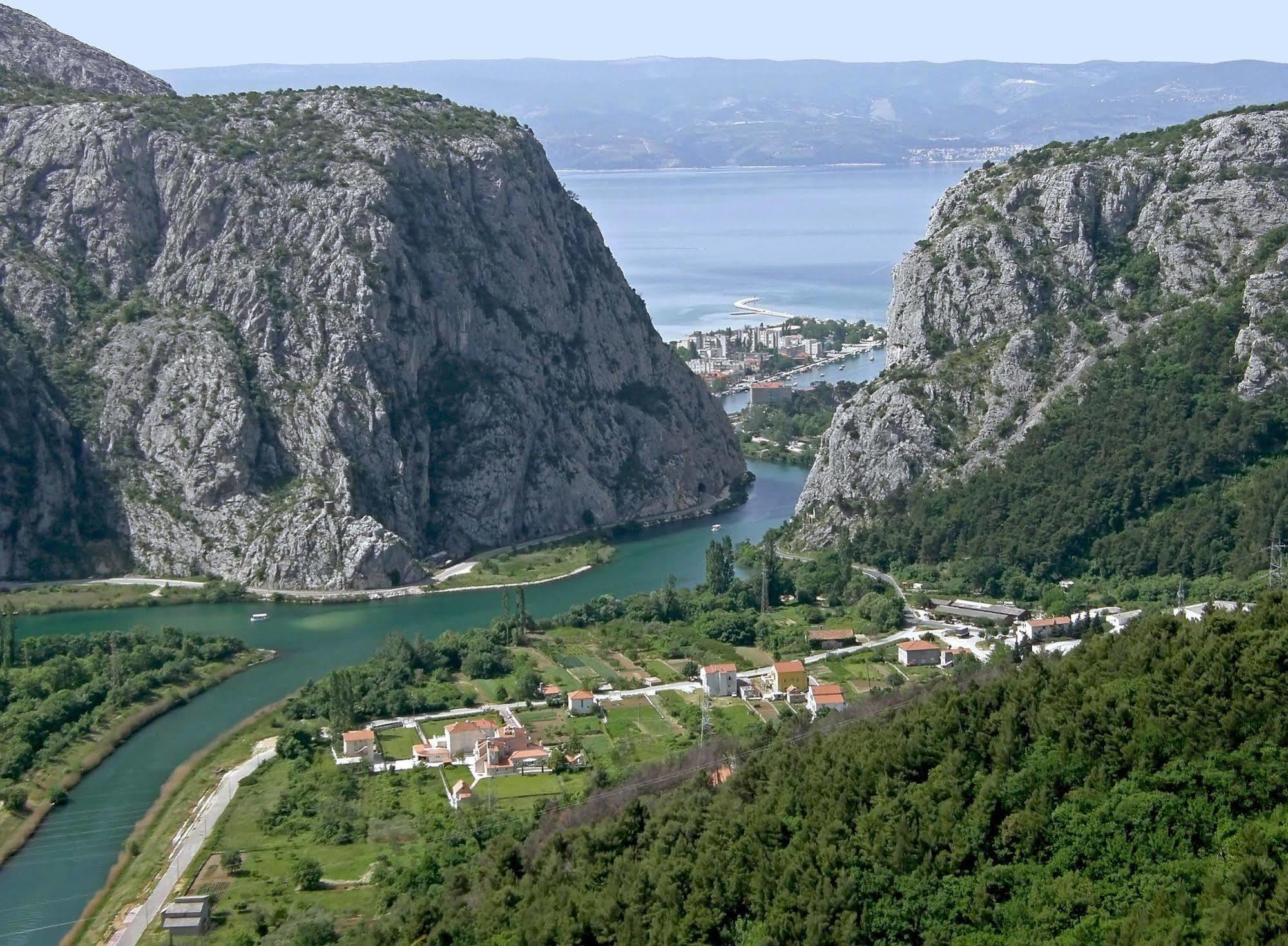 Pansion Begic Omiš Exterior foto