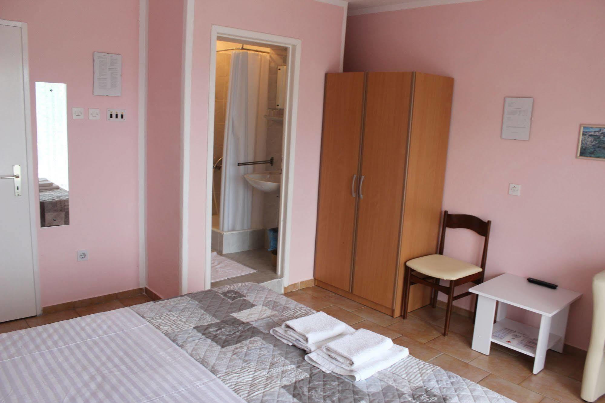 Pansion Begic Omiš Exterior foto