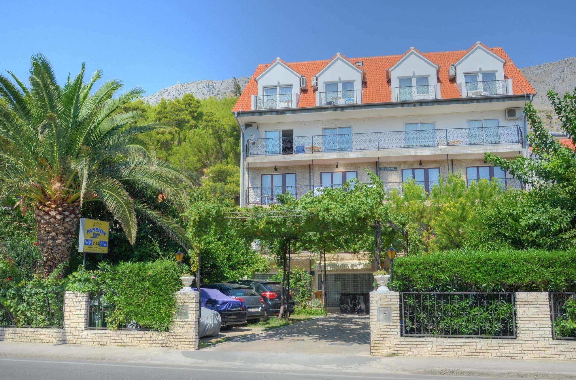 Pansion Begic Omiš Exterior foto
