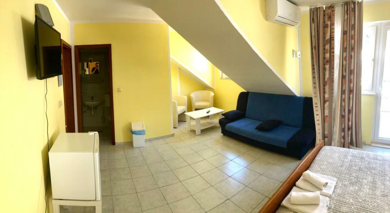 Pansion Begic Omiš Exterior foto